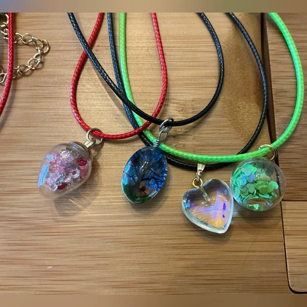 Set of 4 Pendant Necklace